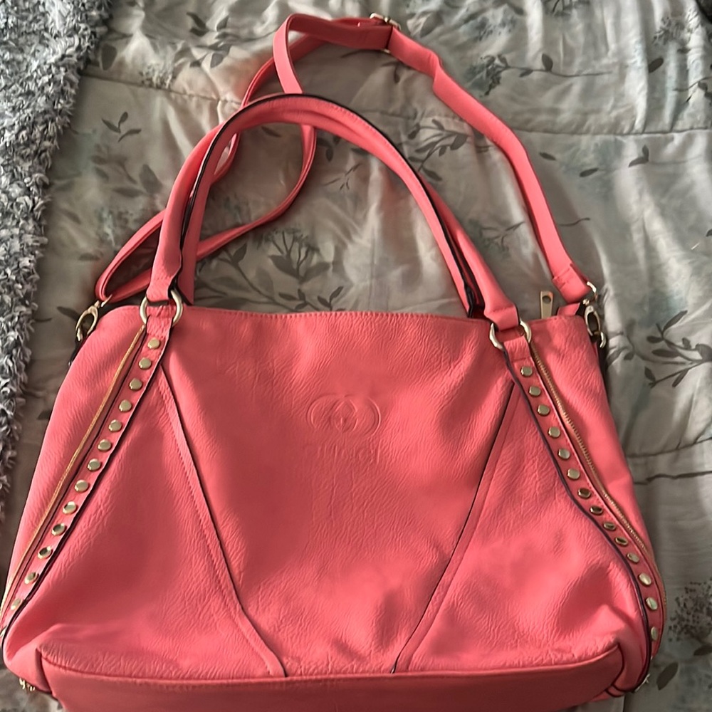 Selling wallets to purses too baby items feelings